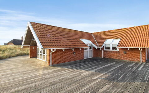 Drusilla - 800M from the Sea: Arbuste, Design Urbain, Couverture De Sol, Brique, Appartement, Biens, Brickwork, Balcon, Aménagement Paysager