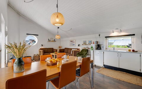 Jænis - from the Sea: Plafond, Design Intérieur, Meubles, Domicile, Sol, Table Cuisine Et Salle A Manger, Luminaire, Canapé, Salon