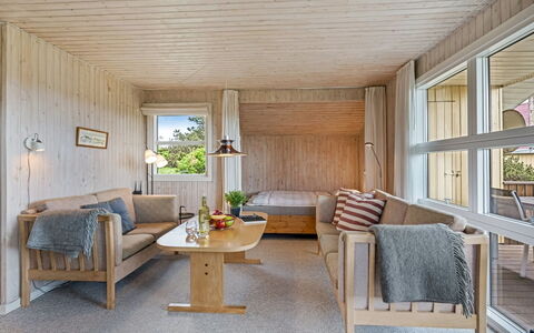 Gertine - 650M to the Fjord: Arbuste, Design Urbain, Couverture De Sol, Brique, Appartement, Biens, Brickwork, Balcon, Aménagement Paysager