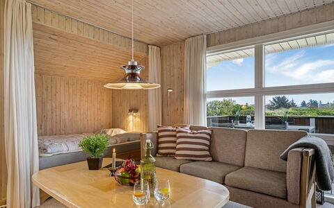 Gertine - 650M to the Fjord: Arbuste, Design Urbain, Couverture De Sol, Brique, Appartement, Biens, Brickwork, Balcon, Aménagement Paysager