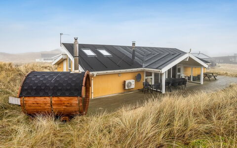 Malgest - 100M from the Sea: Toit, Lot Terre, Chalet, Domicile, Zone Rurale, Cabanon, Siding, Batiments Jardin, Cabane En Rondins, Cabane