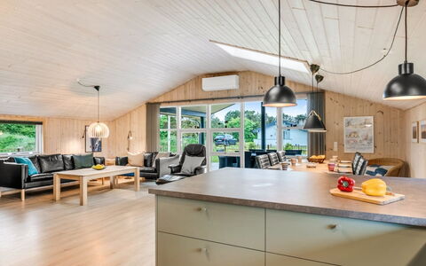 Everd - 500M to the Fjord: Toit, Maison, Domicile, Chalet, Siding, Biens, Allée, Batiments Jardin, Cour, Cabanon