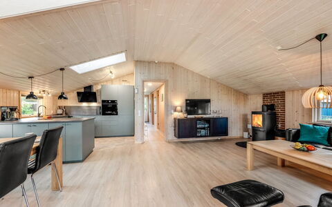 Everd - 500M to the Fjord: Toit, Maison, Domicile, Chalet, Siding, Biens, Allée, Batiments Jardin, Cour, Cabanon