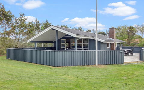 Everd - 500M to the Fjord: Toit, Maison, Domicile, Chalet, Siding, Biens, Allée, Batiments Jardin, Cour, Cabanon