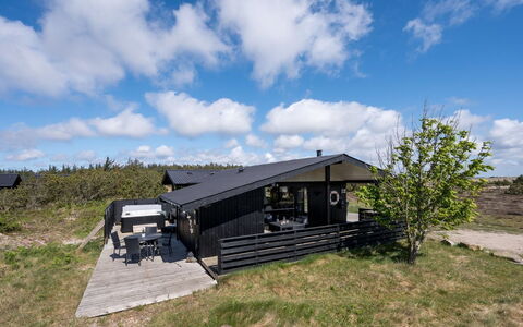 Brunkil - 500M from the Sea: Maison, Toit, Domicile, Chalet, Cabanon, Batiments Jardin, Siding, Cour, Cabane En Rondins, Cabane