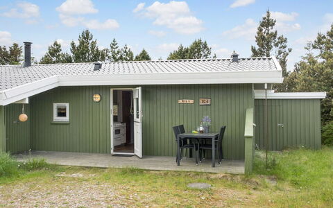 Tjordis - 600M to the Fjord: Herbe, Maison, Toit, Domicile, Chalet, Arbuste, Lot Terre, Zone Rurale, Ferme, Couverture De Sol