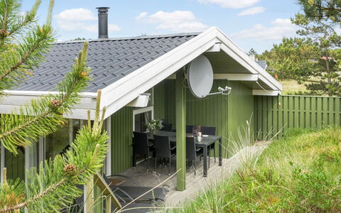 Tjordis - 600M to the Fjord: Herbe, Maison, Toit, Domicile, Chalet, Arbuste, Lot Terre, Zone Rurale, Ferme, Couverture De Sol