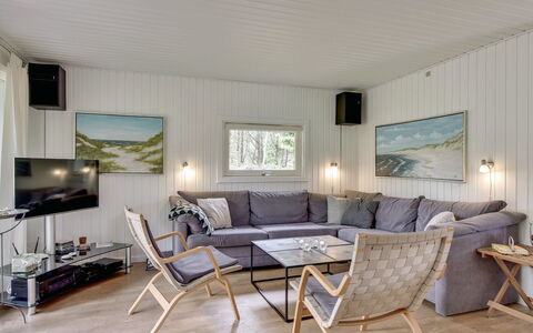 Tjordis - 600M to the Fjord: Herbe, Maison, Toit, Domicile, Chalet, Arbuste, Lot Terre, Zone Rurale, Ferme, Couverture De Sol