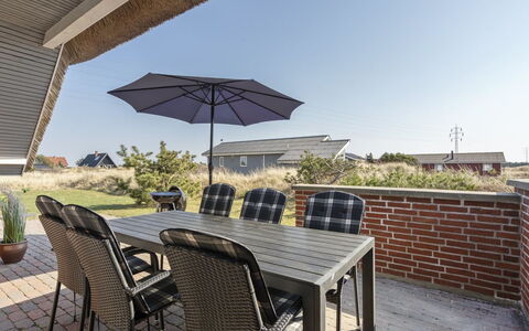 Lavina - 950M from the Sea: Maison, Toit, Domicile, Chalet, Cabanon, Batiments Jardin, Siding, Cour, Cabane En Rondins, Cabane