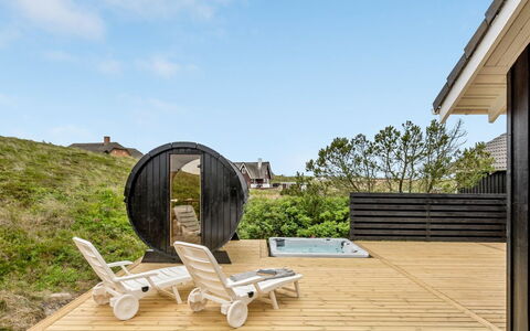 Arvo - from the Sea: Arbuste, Design Urbain, Couverture De Sol, Brique, Appartement, Biens, Brickwork, Balcon, Aménagement Paysager