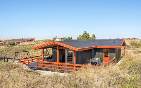 Eljene - 750M from the Sea: Maison, Toit, Domicile, Chalet, Cabanon, Batiments Jardin, Siding, Cour, Cabane En Rondins, Cabane