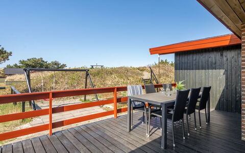 Eljene - 750M from the Sea: Maison, Toit, Domicile, Chalet, Cabanon, Batiments Jardin, Siding, Cour, Cabane En Rondins, Cabane