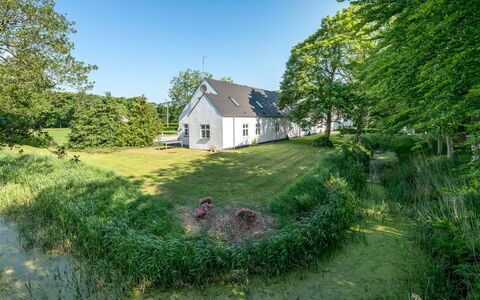 Eini - 4.5Km from the Sea: Herbe, Arbre, Maison, Arbuste, Domicile, Prairie, Chalet, Plaine, Zone Rurale, Lot Terre