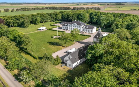 Eini - 4.5Km from the Sea: Zone Résidentielle, Domicile, Maison, Plaine, Biens, Paysage, Toit, Vue Du Ciel, Manoir, Lot Terre