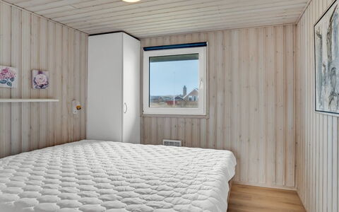 Galmand - 300M from the Sea: Bois, Chambre, Sol, Sol, Design Intérieur, Plafond, Lit, Drap De Lit, Pièce, Literie