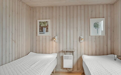 Galmand - 300M from the Sea: Bois, Sol, Sol, Chambre, Lit, Design Intérieur, Drap De Lit, Meubles, Literie, Plafond