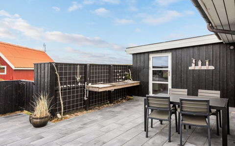 Arni - 150M from the Sea: Maison, Toit, Domicile, Chalet, Cabanon, Batiments Jardin, Siding, Cour, Cabane En Rondins, Cabane