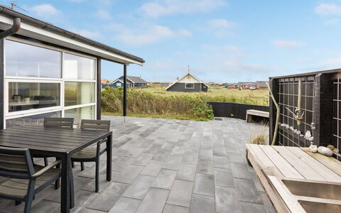 Arni - 150M from the Sea: Maison, Toit, Domicile, Chalet, Cabanon, Batiments Jardin, Siding, Cour, Cabane En Rondins, Cabane