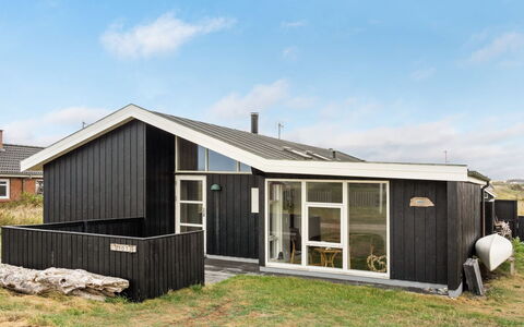 Arni - 150M from the Sea: Maison, Toit, Domicile, Chalet, Cabanon, Batiments Jardin, Siding, Cour, Cabane En Rondins, Cabane