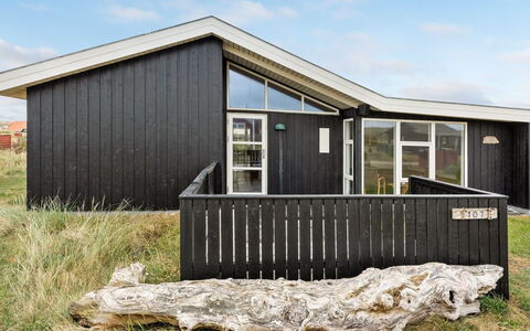 Arni - 150M from the Sea: Maison, Toit, Domicile, Chalet, Cabanon, Batiments Jardin, Siding, Cour, Cabane En Rondins, Cabane