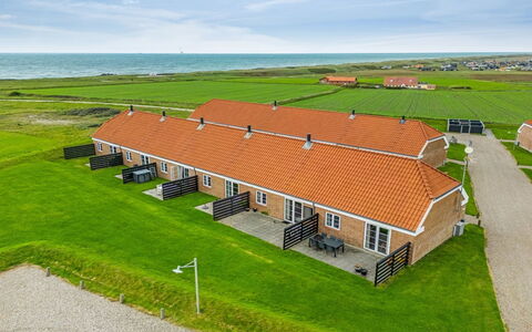 Smeralda - 200M from the Sea: Maison, Toit, Domicile, Chalet, Cabanon, Batiments Jardin, Siding, Cour, Cabane En Rondins, Cabane