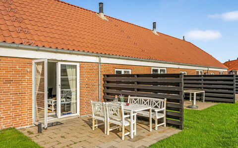 Smeralda - 200M from the Sea: Maison, Toit, Domicile, Chalet, Cabanon, Batiments Jardin, Siding, Cour, Cabane En Rondins, Cabane