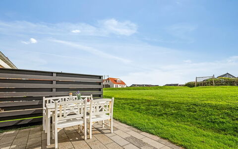 Smeralda - 200M from the Sea: Maison, Toit, Domicile, Chalet, Cabanon, Batiments Jardin, Siding, Cour, Cabane En Rondins, Cabane
