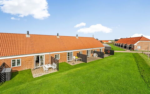 Smeralda - 200M from the Sea: Maison, Toit, Domicile, Chalet, Cabanon, Batiments Jardin, Siding, Cour, Cabane En Rondins, Cabane