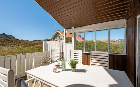 Brigit - 200M from the Sea: Bois, Maison, Chalet, Domicile, Toit, Zone Rurale, Siding, Cabane En Rondins, Batiments Jardin, Dur