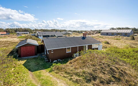 Brigit - 200M from the Sea: Bois, Maison, Chalet, Domicile, Toit, Zone Rurale, Siding, Cabane En Rondins, Batiments Jardin, Dur