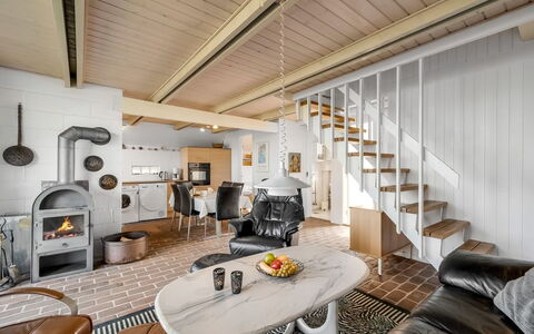 Iines - 200M from the Sea: Design Intérieur, Bois, Sol, Meubles, Plafond, Sol, Éclairage, Salon, Domicile, Pièce