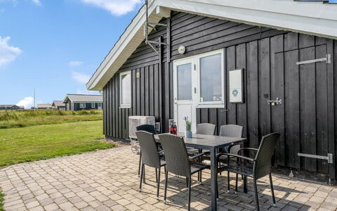 Eemil - 700M from the Sea: Toit, Lot Terre, Chalet, Domicile, Zone Rurale, Cabanon, Siding, Batiments Jardin, Cabane En Rondins, Cabane