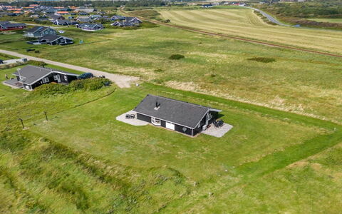 Eemil - 700M from the Sea: Toit, Lot Terre, Chalet, Domicile, Zone Rurale, Cabanon, Siding, Batiments Jardin, Cabane En Rondins, Cabane