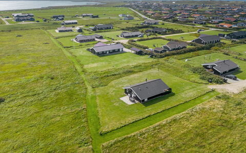 Eemil - 700M from the Sea: Toit, Lot Terre, Chalet, Domicile, Zone Rurale, Cabanon, Siding, Batiments Jardin, Cabane En Rondins, Cabane