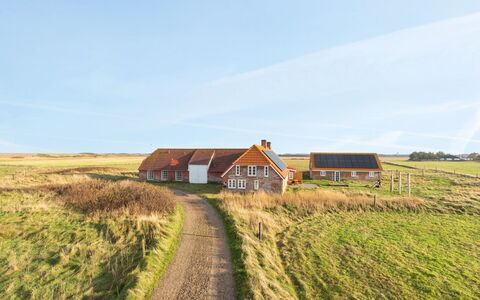 Answald - 250M from the Sea: Ciel, Herbe, Vert, Maison, Prairie, Plaine, Nuage, Zone Rurale, Chalet, Toit