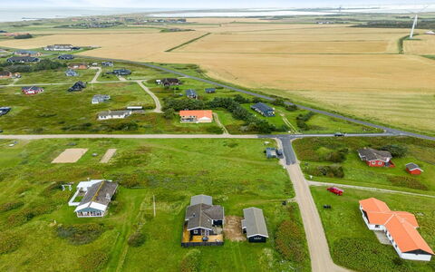 Viveka - 500M from the Sea: Toit, Plaine, Lot Terre, Zone Rurale, Domicile, Biens, Champ, Chalet, Pelouse, Banlieue
