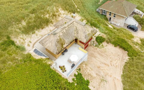 Zora - 100M from the Sea: Bois, Maison, Chalet, Domicile, Toit, Zone Rurale, Siding, Cabane En Rondins, Batiments Jardin, Dur