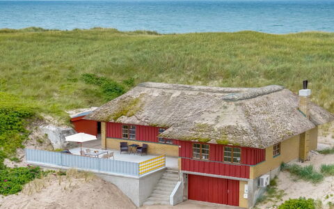 Zora - 100M from the Sea: Bois, Maison, Chalet, Domicile, Toit, Zone Rurale, Siding, Cabane En Rondins, Batiments Jardin, Dur