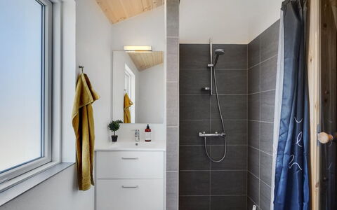 Gyrial - 950M from the Sea: Maison, Toit, Domicile, Chalet, Cabanon, Batiments Jardin, Siding, Cour, Cabane En Rondins, Cabane