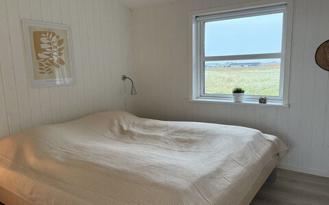 Mauri - 350M from the Sea: Bois, Chambre, Sol, Sol, Drap De Lit, Lit, Literie, Linge, Cadre De Lit, Parquet