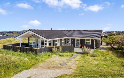 Mauri - 350M from the Sea: Toit, Domicile, Chalet, Biens, Porche, Siding, Ferme