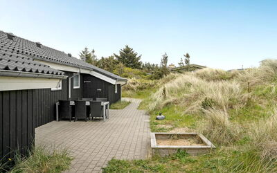 Frido - 400M from the Sea