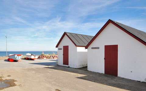 Usko - 250M from the Sea: Arbuste, Design Urbain, Couverture De Sol, Brique, Appartement, Biens, Brickwork, Balcon, Aménagement Paysager