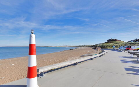 Usko - 250M from the Sea: Arbuste, Design Urbain, Couverture De Sol, Brique, Appartement, Biens, Brickwork, Balcon, Aménagement Paysager