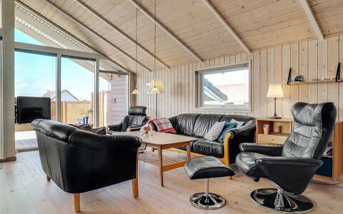 Horsten - 350M from the Sea: Bois, Plafond, Domicile, Meubles, Chalet, Dur, Parquet, Chaise, Planche, Salon