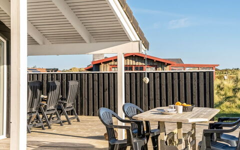 Horsten - 350M from the Sea: Bois, Porche, Toit, Ombre, Porte, Plate-Forme, Mobilier De Jardin, Tache De Bois, Dur, Planche