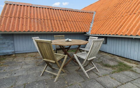 Algonda - 500M from the Sea: Toit, Maison, Domicile, Chalet, Siding, Biens, Allée, Batiments Jardin, Cour, Cabanon