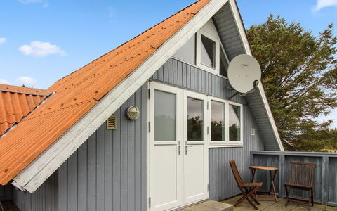 Algonda - 500M from the Sea: Toit, Maison, Domicile, Chalet, Siding, Biens, Allée, Batiments Jardin, Cour, Cabanon