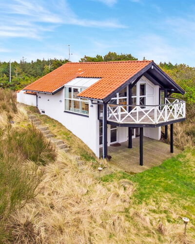 Viktorija - 800M from the Sea