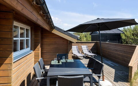 Eggerich - 900M from the Sea: Arbuste, Design Urbain, Couverture De Sol, Brique, Appartement, Biens, Brickwork, Balcon, Aménagement Paysager